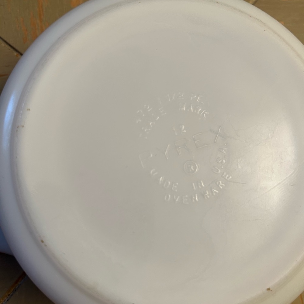 Pyrex 472 Bowl - Picture 5 of 5